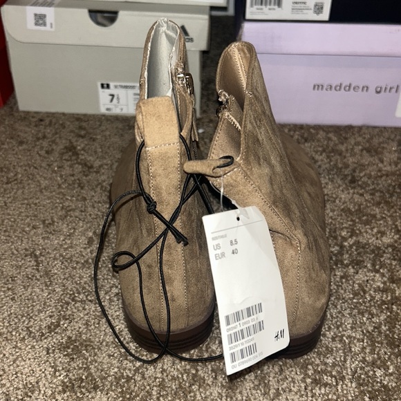 H&M Boots Size 8.5 - Picture 3 of 3